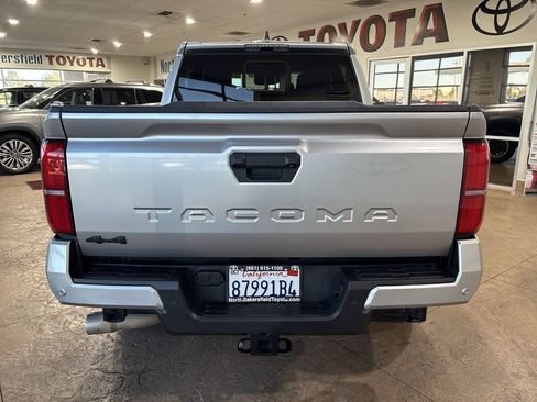 Used 2024 Toyota Tacoma TRD Off-Road w/ TRD Off Road Upgrade Package AWD/4WD image 9