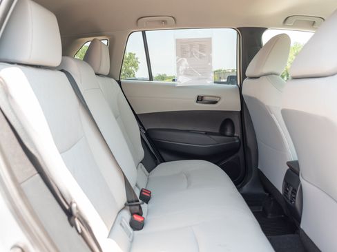 Used 2024 Toyota Corolla Cross LE AWD/4WD image 22