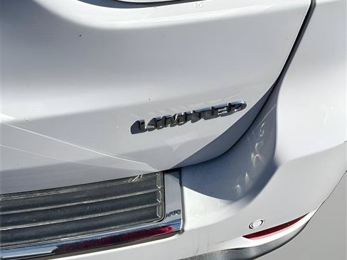 Used 2019 Jeep Grand Cherokee Limited AWD/4WD image 12