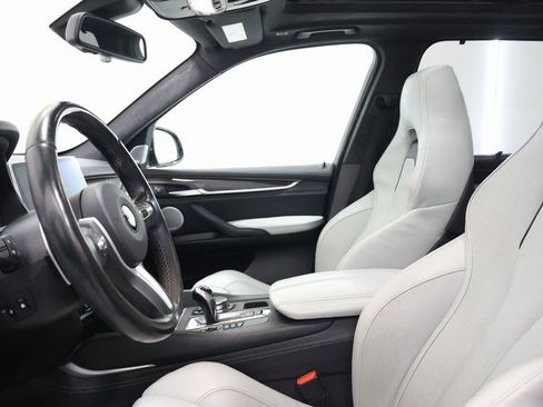 Used 2016 BMW X5 M image 13