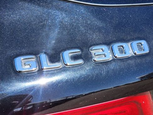 Used 2018 Mercedes-Benz GLC 300 4MATIC image 16