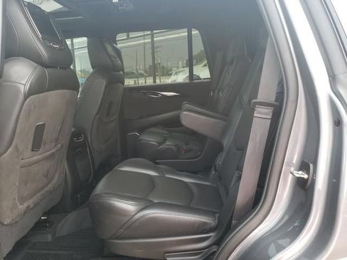 Used 2018 Cadillac Escalade Platinum AWD/4WD image 12