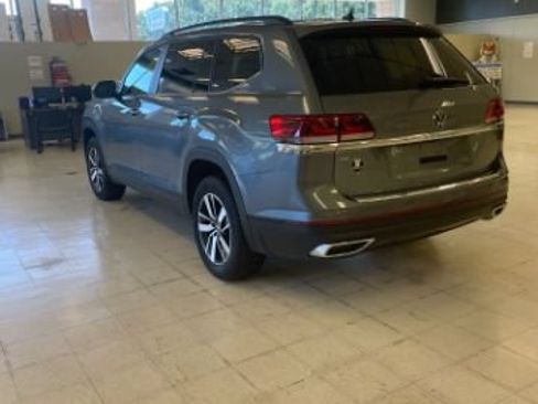 Used 2023 Volkswagen Atlas SE AWD/4WD image 6