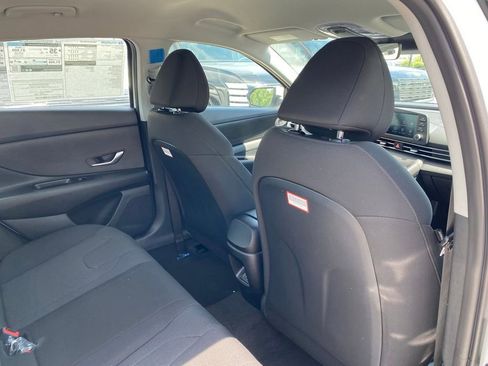 New 2026 Hyundai Elantra SE FWD image 32