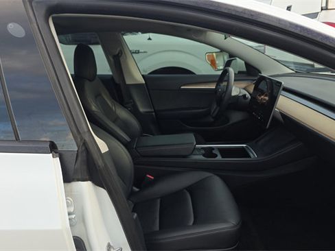 Used 2022 Tesla Model 3 Long Range AWD/4WD image 9
