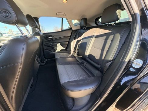 Used 2024 Chevrolet Trax LT w/ LT Convenience Package image 11