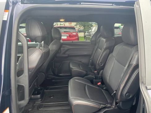 Used 2023 Toyota Sienna XSE w/ XSE Plus Package FWD image 7