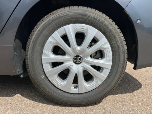 Used 2021 Toyota Prius LE w/ Carpet Mat Package (TMS) FWD image 24