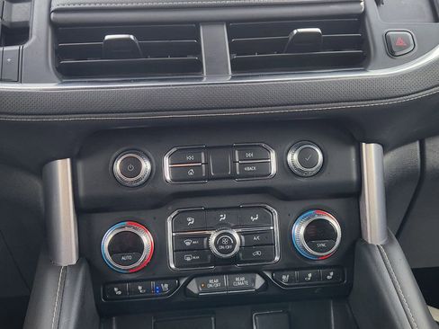 Used 2024 GMC Yukon XL SLT image 20