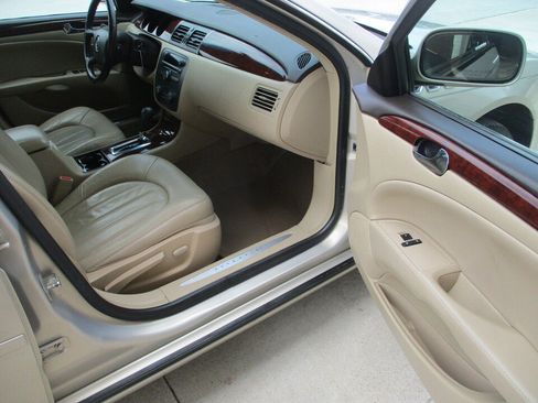 Used 2008 Buick Lucerne CXL FWD image 19