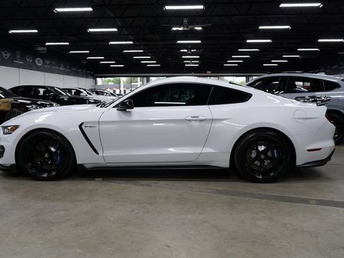 Used 2017 Ford Mustang Shelby GT350 w/ Electronics Package RWD image 2