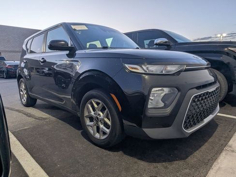 Used 2020 Kia Soul S FWD image 3