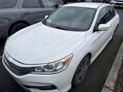 Used 2017 Honda Accord Sport image 2