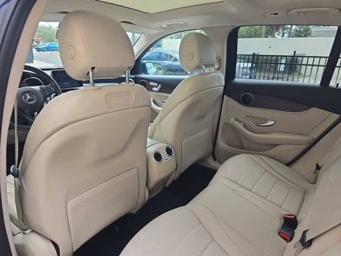 Used 2019 Mercedes-Benz GLC 300 image 10
