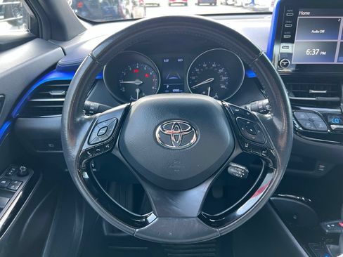 Used 2021 Toyota C-HR XLE FWD image 28