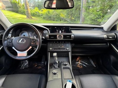 Used 2016 Lexus IS 200t RWD image 12