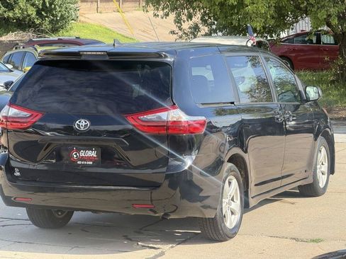 Used 2020 Toyota Sienna L FWD image 6
