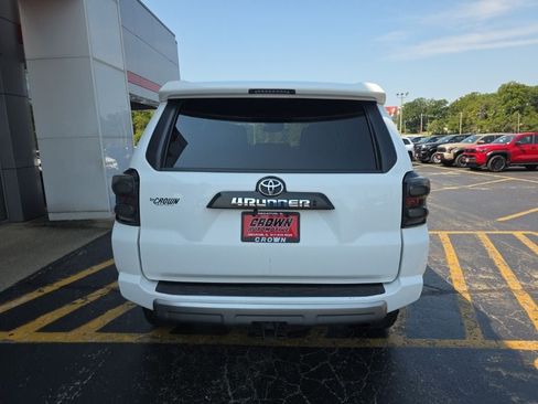 Used 2021 Toyota 4Runner TRD Off-Road Premium w/ Moonroof Package AWD/4WD image 4