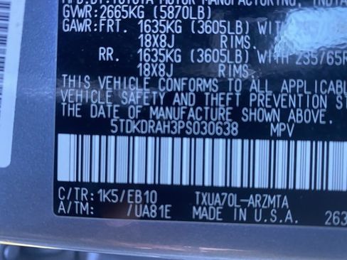 Used 2023 Toyota Highlander XLE image 27