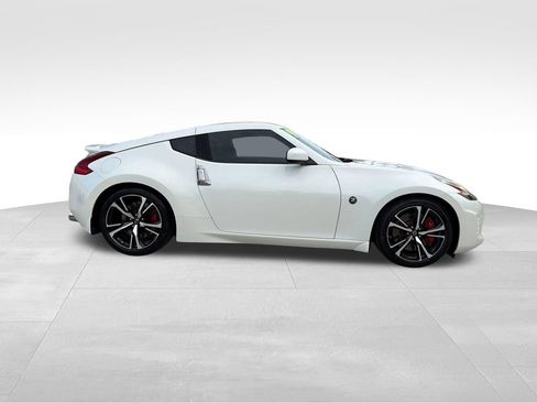 Used 2019 Nissan 370Z Touring Sport RWD image 9