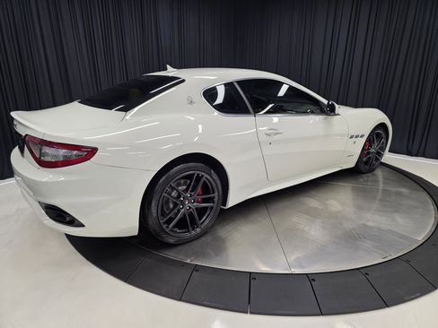 Used 2018 Maserati GranTurismo Sport image 11