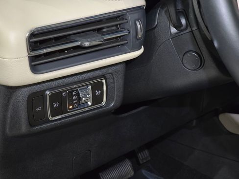 New 2026 Lincoln Corsair Reserve FWD image 17