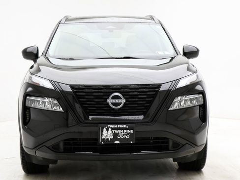 Used 2023 Nissan Rogue SV w/ SV Premium B Package image 4