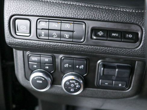 Used 2023 GMC Yukon Denali AWD/4WD image 23