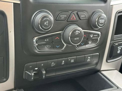 Used 2017 RAM 2500 SLT w/ Luxury Group image 13