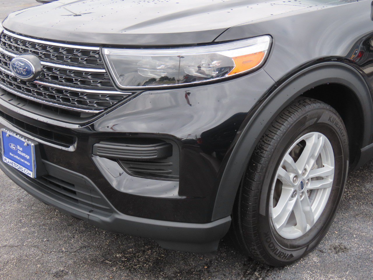 Certified 2024 Ford Explorer XLT RWD image 3