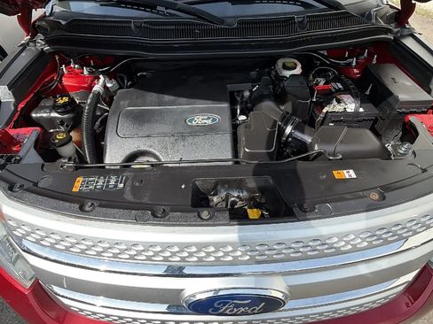 Used 2014 Ford Explorer XLT w/ Equipment Group 202A AWD/4WD image 24