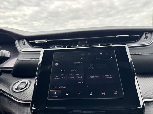 Used 2023 Jeep Grand Cherokee L Laredo image 23