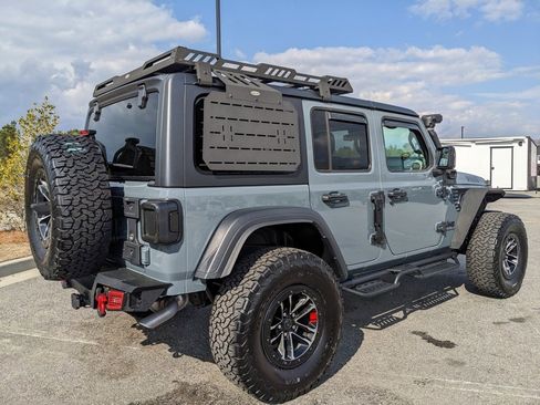 Used 2025 Jeep Wrangler Willys image 18