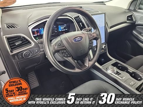 Used 2021 Ford Edge SE image 15