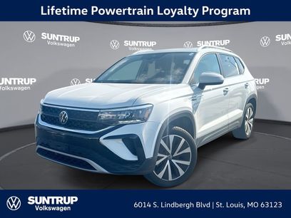 Used 2023 Volkswagen Taos SE w/ Panoramic Sunroof Package