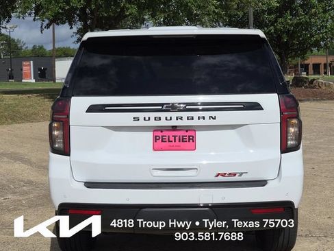 Used 2023 Chevrolet Suburban RST w/ Luxury Package RWD image 5