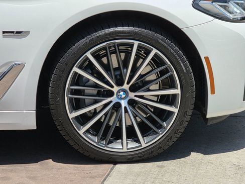 Used 2023 BMW 530e w/ Premium Package RWD image 13