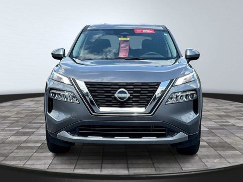 Used 2023 Nissan Rogue SV image 3