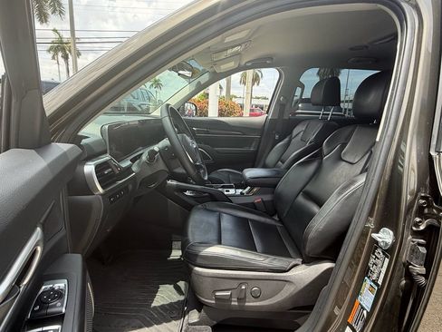 Used 2024 Kia Telluride S AWD/4WD image 9