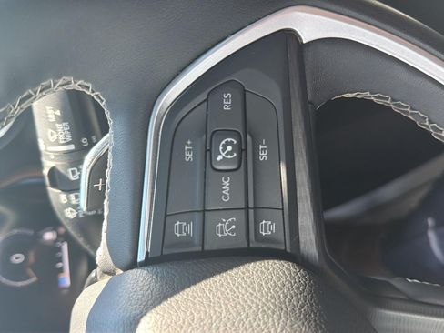 Used 2023 Jeep Grand Cherokee Altitude AWD/4WD image 17