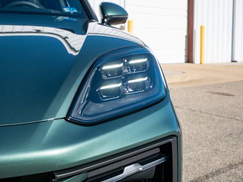 New 2026 Porsche Cayenne GTS image 13