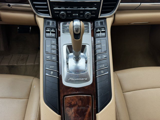 Used 2013 Porsche Panamera 4 w/ Bose Audio Pkg AWD/4WD image 30