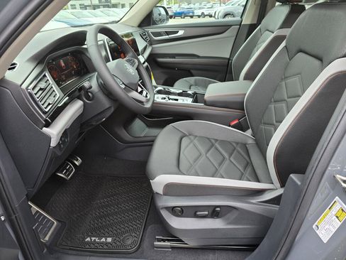 New 2026 Volkswagen Atlas Peak Edition AWD/4WD image 16