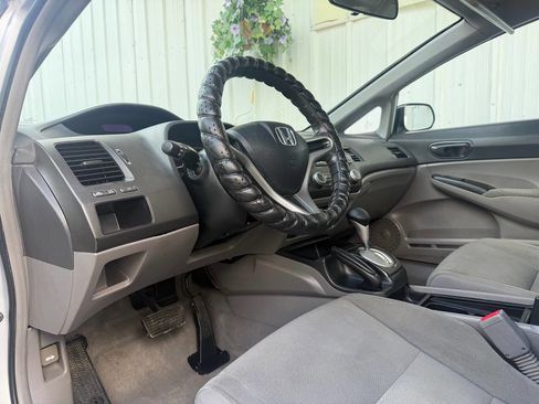 Used 2011 Honda Civic DX-VP image 11