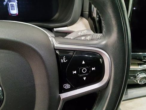 Used 2022 Volvo XC60 B5 Inscription w/ Advanced Package image 28