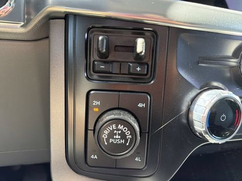 Used 2025 Ford F150 Lariat w/ Equipment Group 502A High AWD/4WD image 35