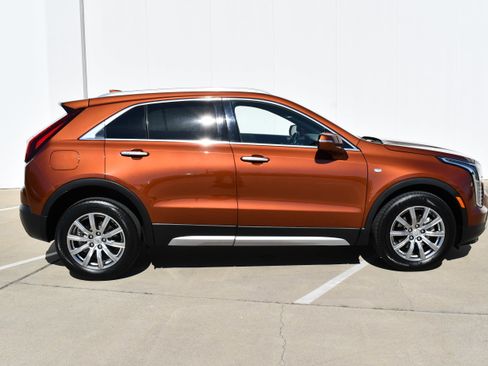 Used 2021 Cadillac XT4 Premium Luxury image 4