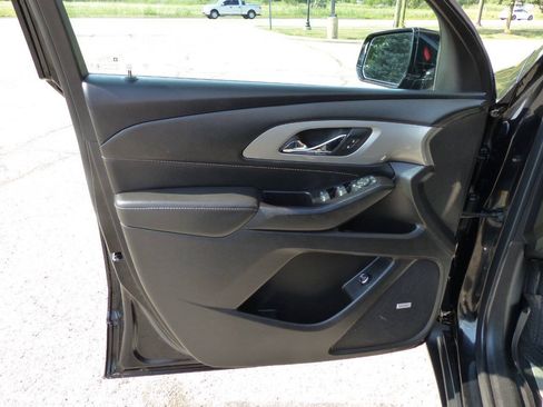 Used 2020 Chevrolet Traverse LT w/ LT Premium Package FWD image 18
