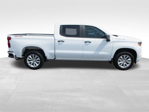 Certified 2022 Chevrolet Silverado 1500 Custom AWD/4WD image 6