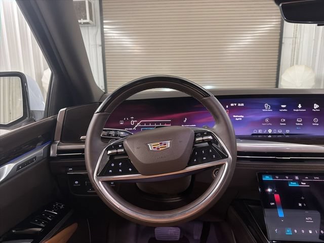 Certified 2026 Cadillac Escalade Luxury w/ LPO, Floor Liner Package RWD image 39